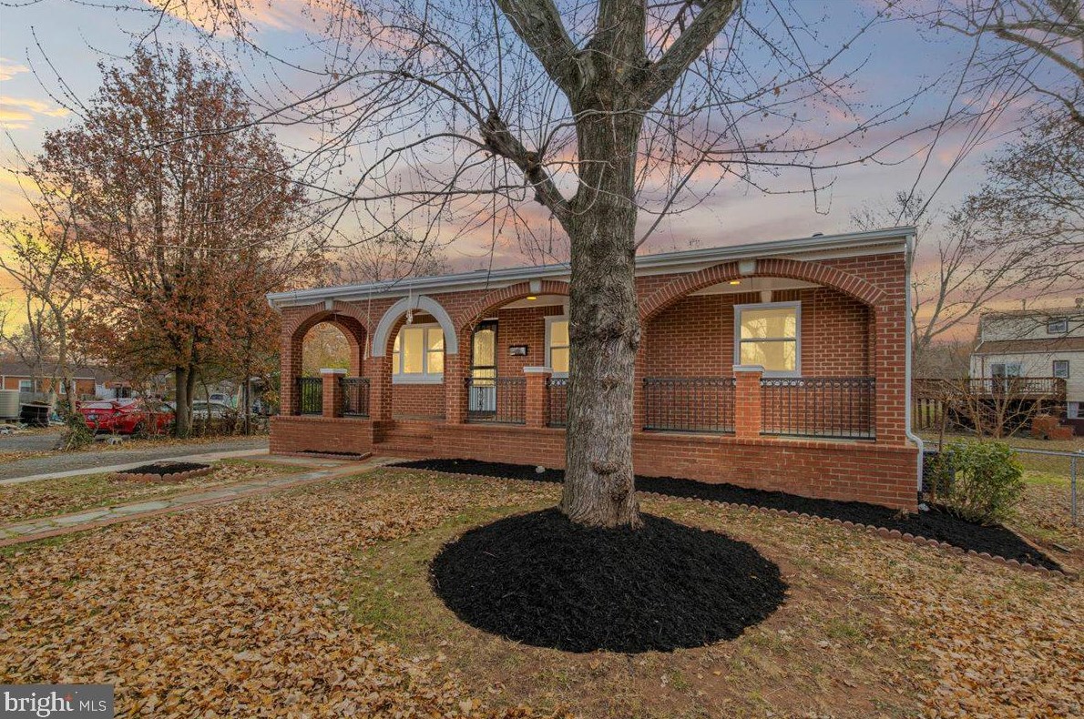9100 Amherst Ct, Manassas, VA 20111-4144
