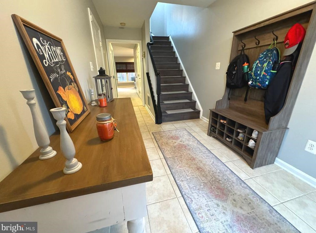 9283 Alvyn Lake Cir, Bristow VA  20136-6149 exterior