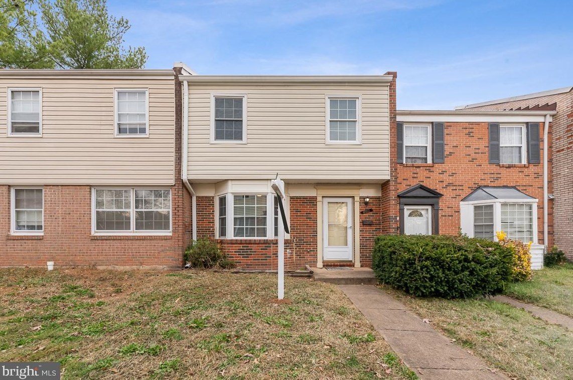 8033 Community Dr, Manassas, VA 20109