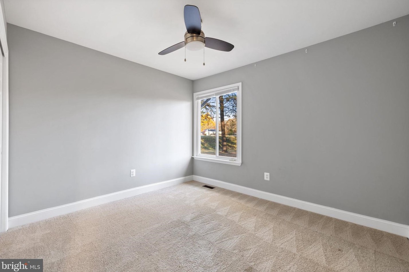 8110 King Arthurs Ct, Manassas VA  20112-3522 exterior