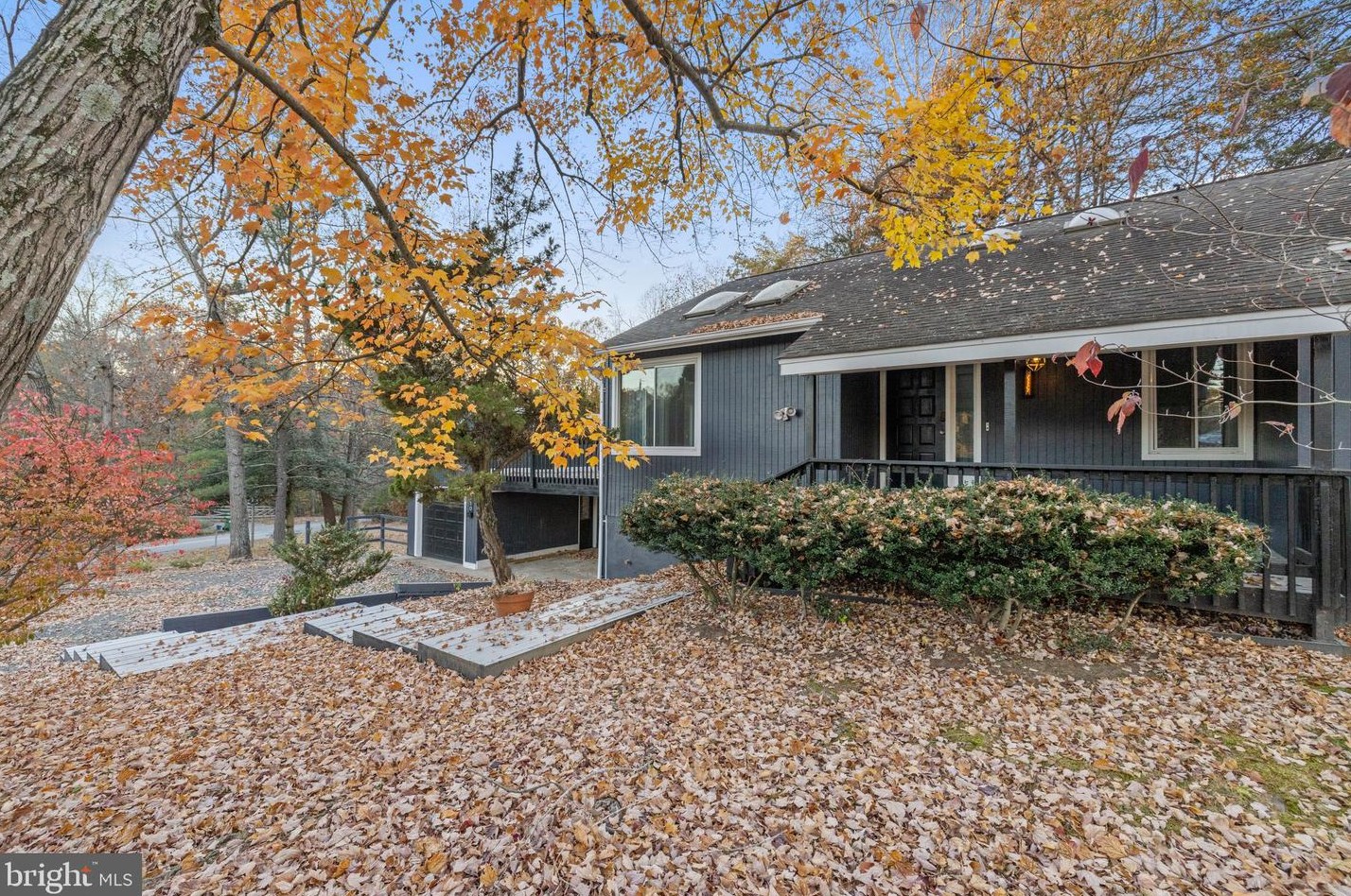 8110 King Arthurs Ct, Manassas VA  20112-3522 exterior