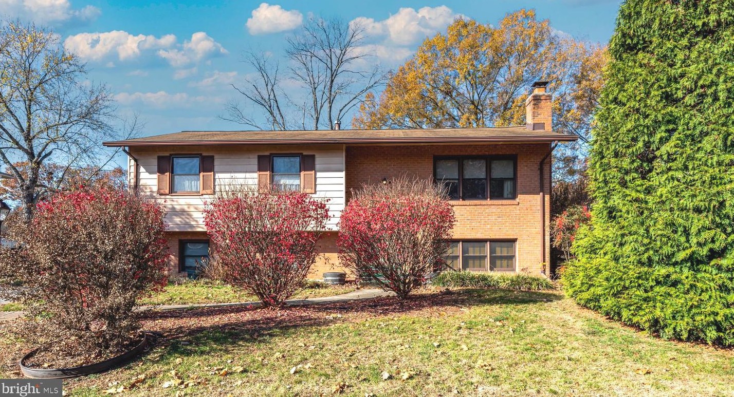 7402 Forrester Ln, Manassas, VA 20109