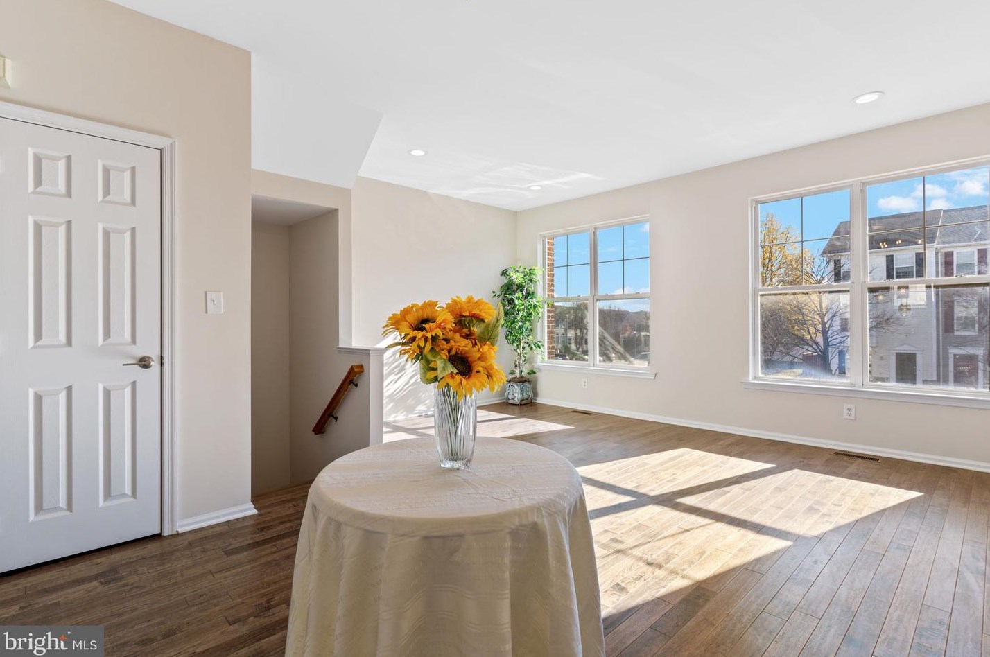 14384 Madrigal Dr, Woodbridge, VA 22193-7907