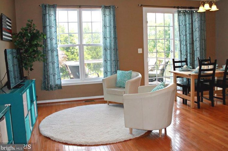 9255 Alvyn Lake Cir, Bristow, VA 20136