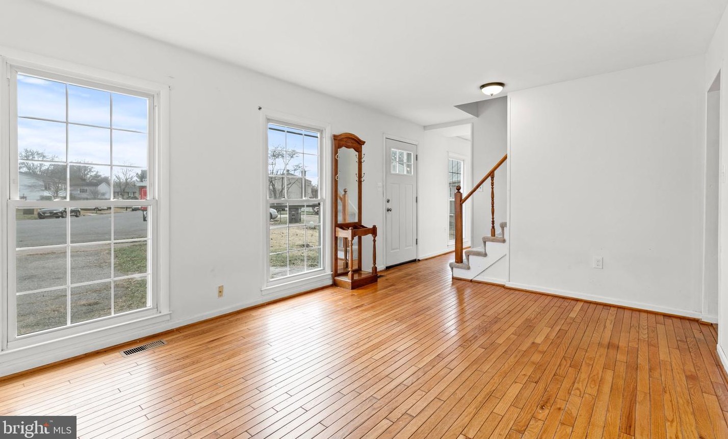 13700 Mahoney Dr, Woodbridge, VA 22193-4448