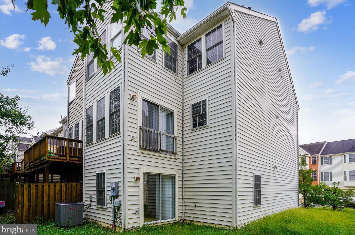 8724 Phipps Farm Way, Manassas, VA 20109