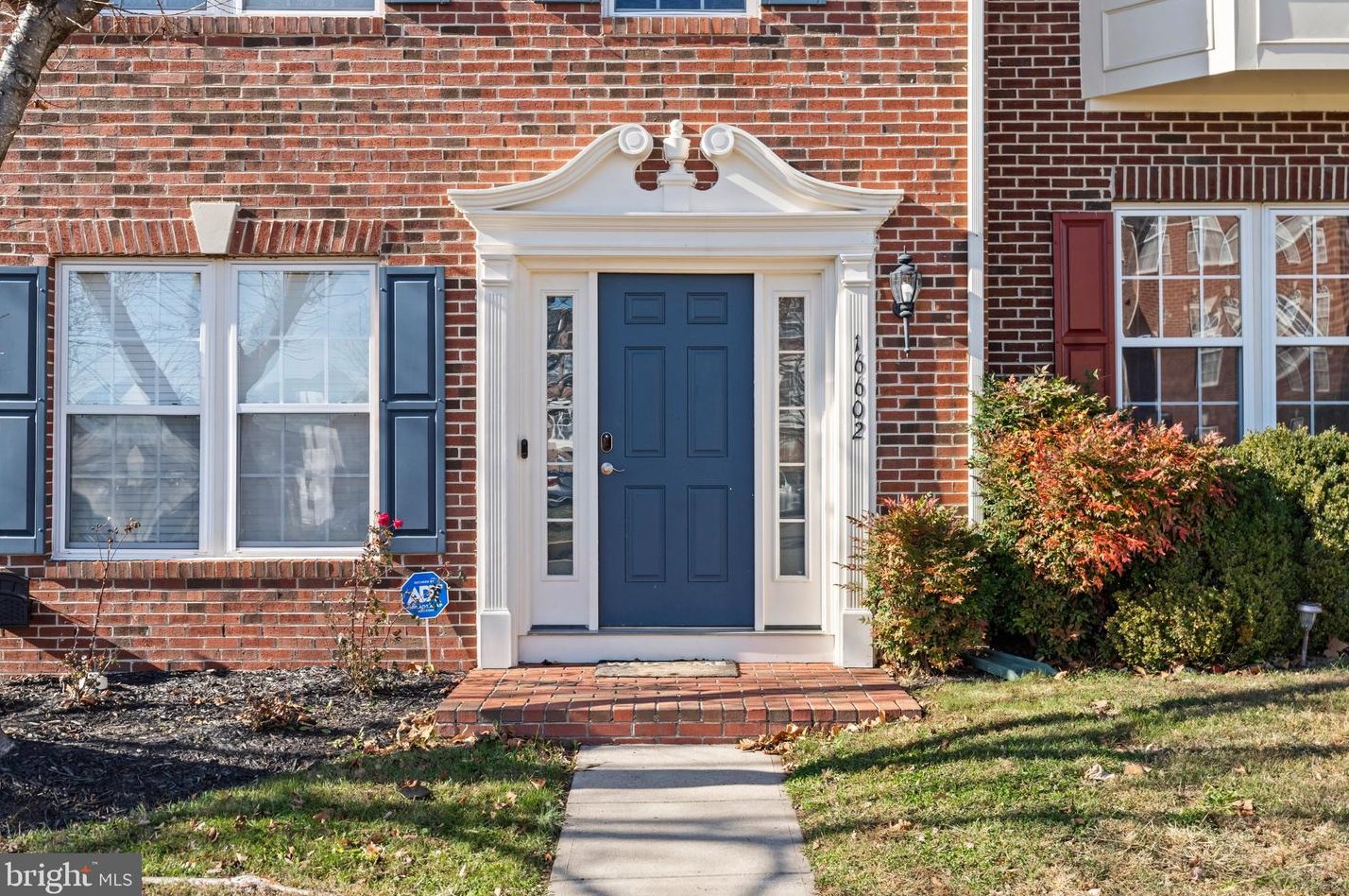 16602 Barge Cir, Woodbridge, VA 22191