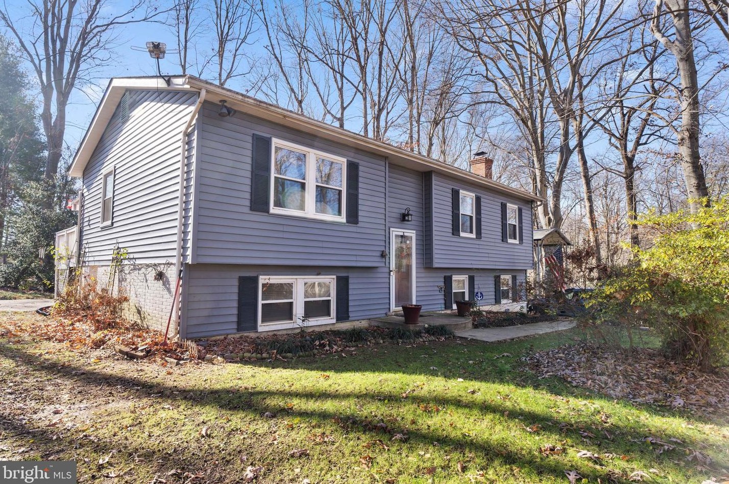 8967 Westchester Dr, Manassas, VA 20112-4503