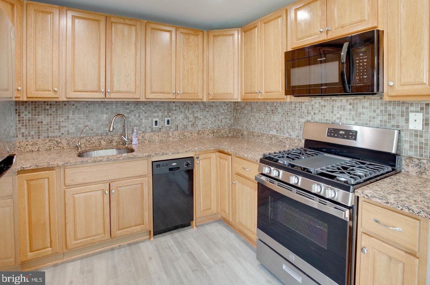 4323 Kenwood Dr, Woodbridge, VA 22193