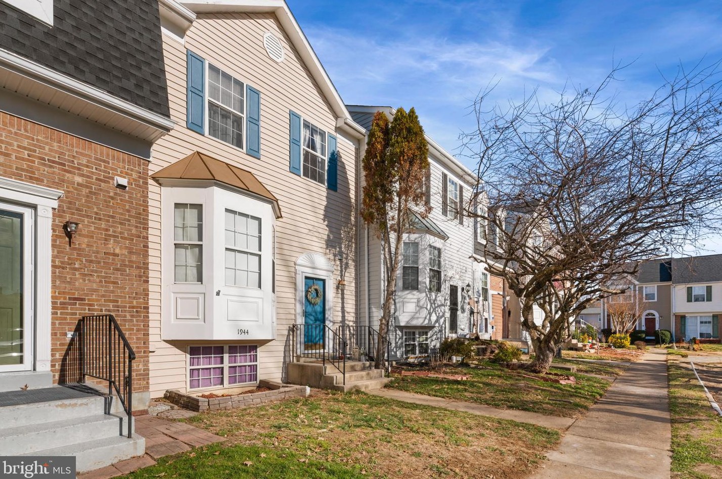 1944 Wicklow Ct, Woodbridge, VA 22191