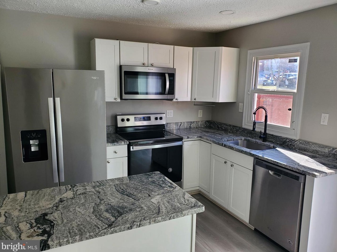 2883 Gloucester Ct, Woodbridge VA  22191-4617 exterior