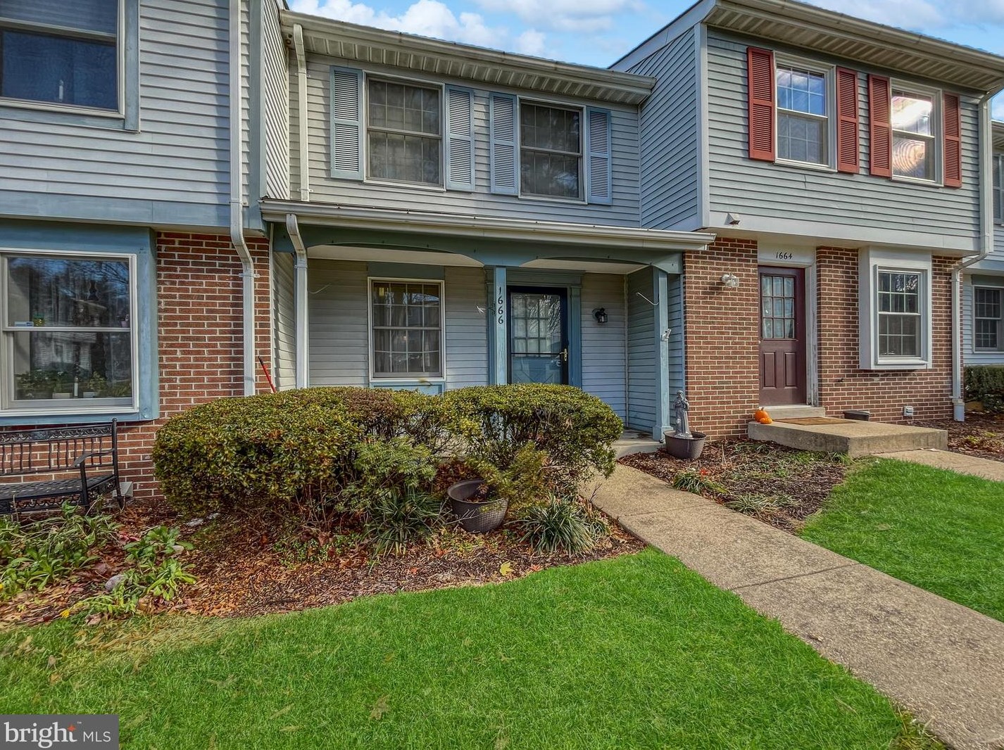 1666 Thenia Pl, Woodbridge, VA 22192