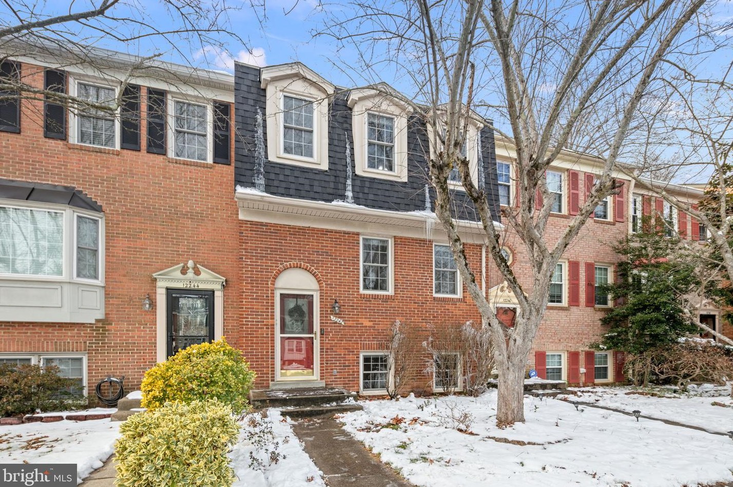 12242 Cinnamon St, Woodbridge, VA 22192