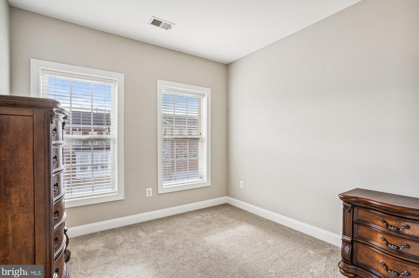 16002 Greymill Manor Dr, Haymarket VA  20169-4960 exterior