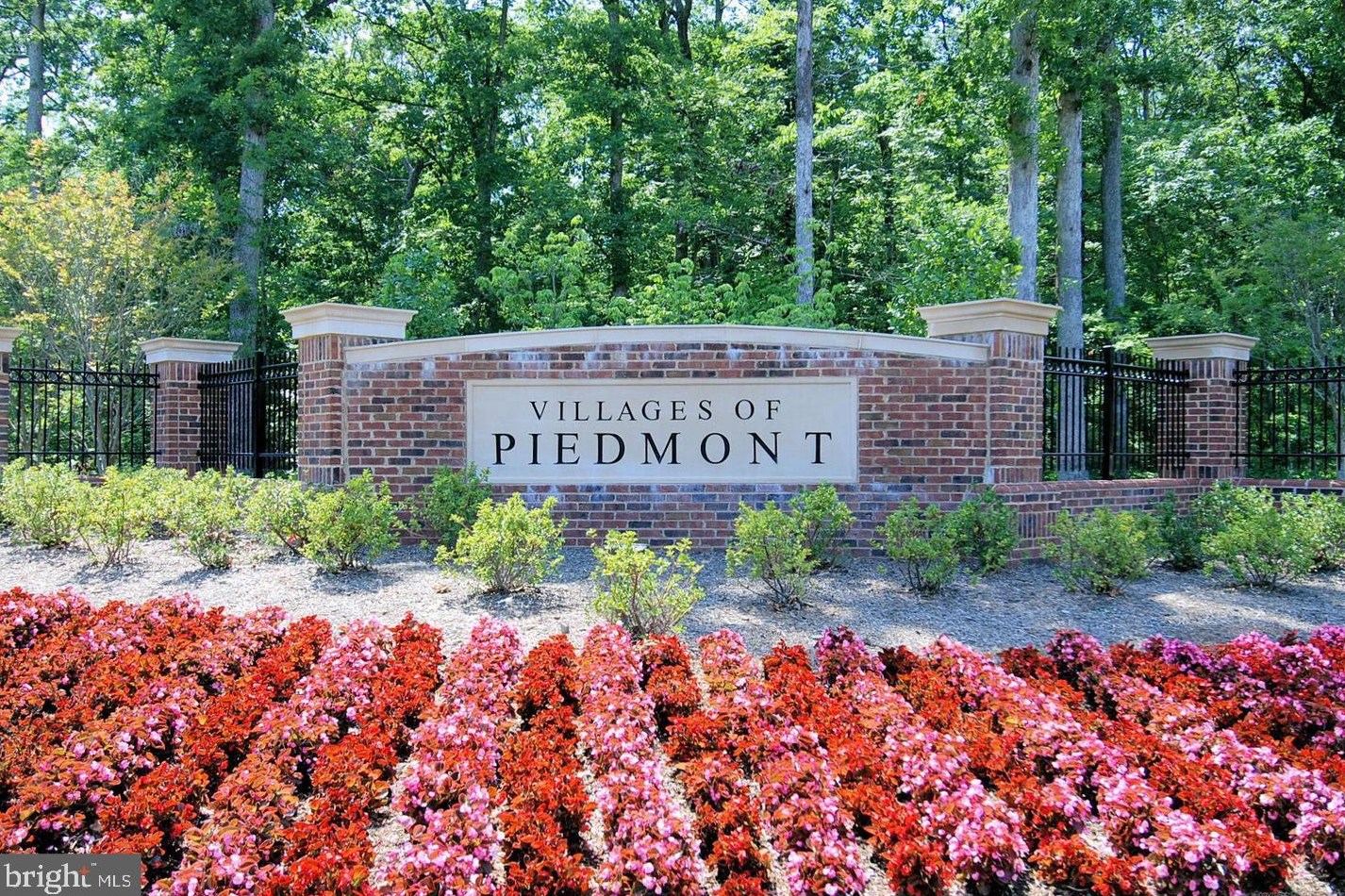 16002 Greymill Manor Dr, Haymarket VA  20169-4960 exterior