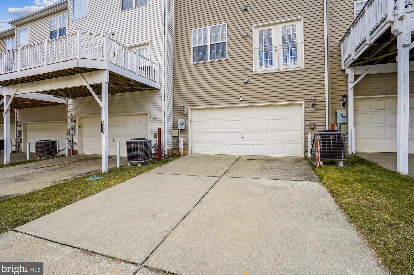 16002 Greymill Manor Dr, Haymarket VA  20169-4960 exterior