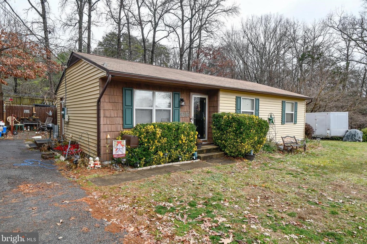4210 Meyers Rd, Triangle, VA 22172
