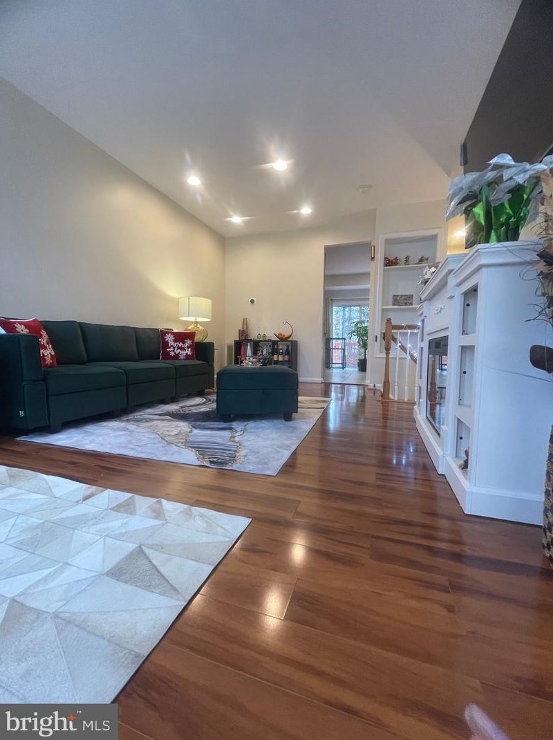 12499 Heykens Ln, Bristow, VA 20136