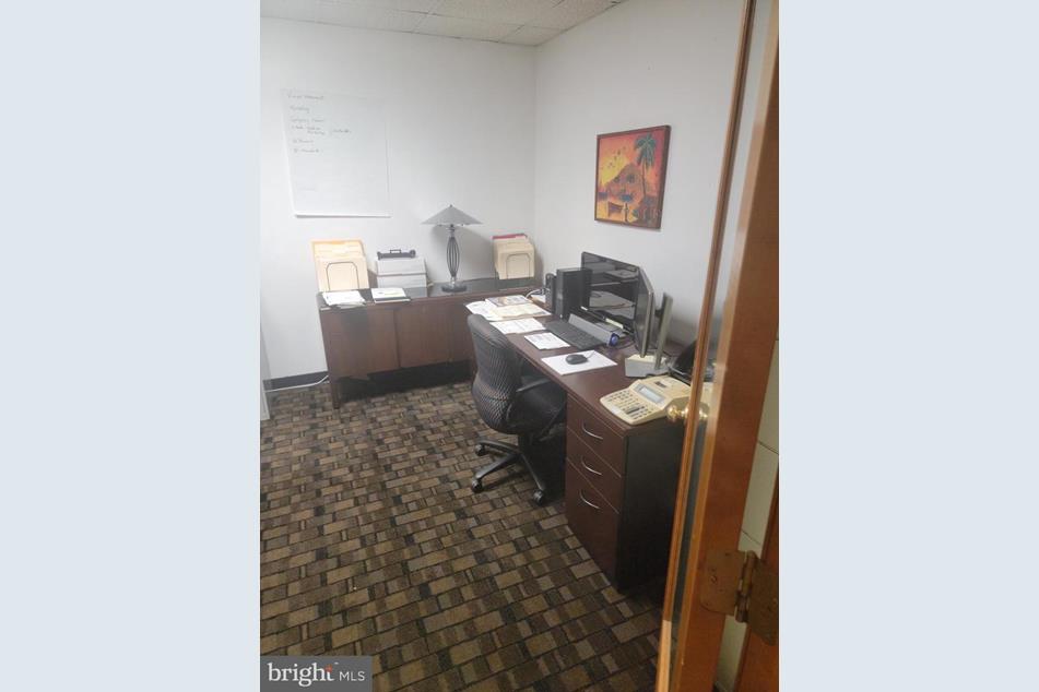 7060 Tech Cir, Manassas, VA 20109 MLS VAPW2063000 Coldwell Banker