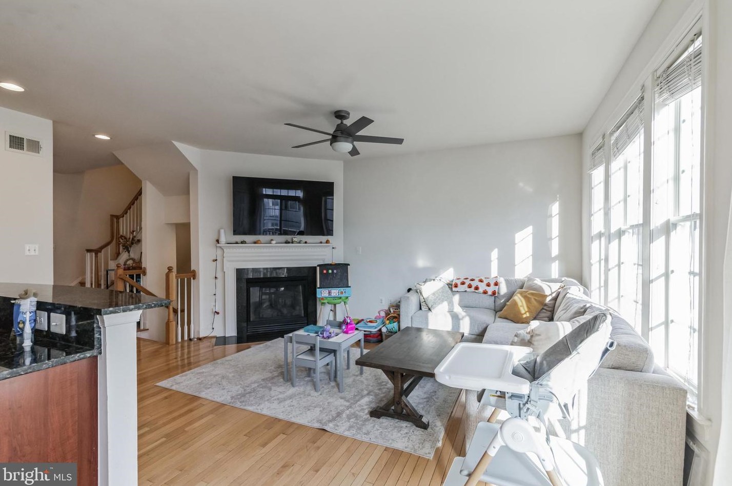 789 Vestal St, Woodbridge VA  22191-5443 exterior