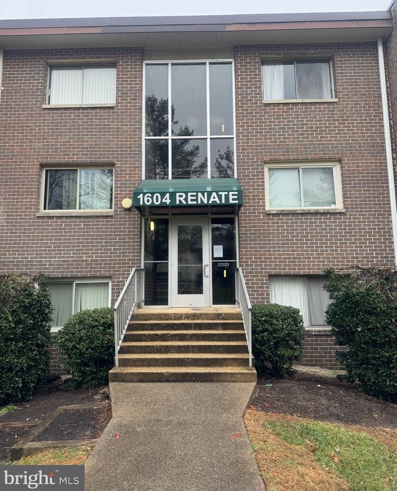 1604 Renate Dr #202, Woodbridge, VA 22192