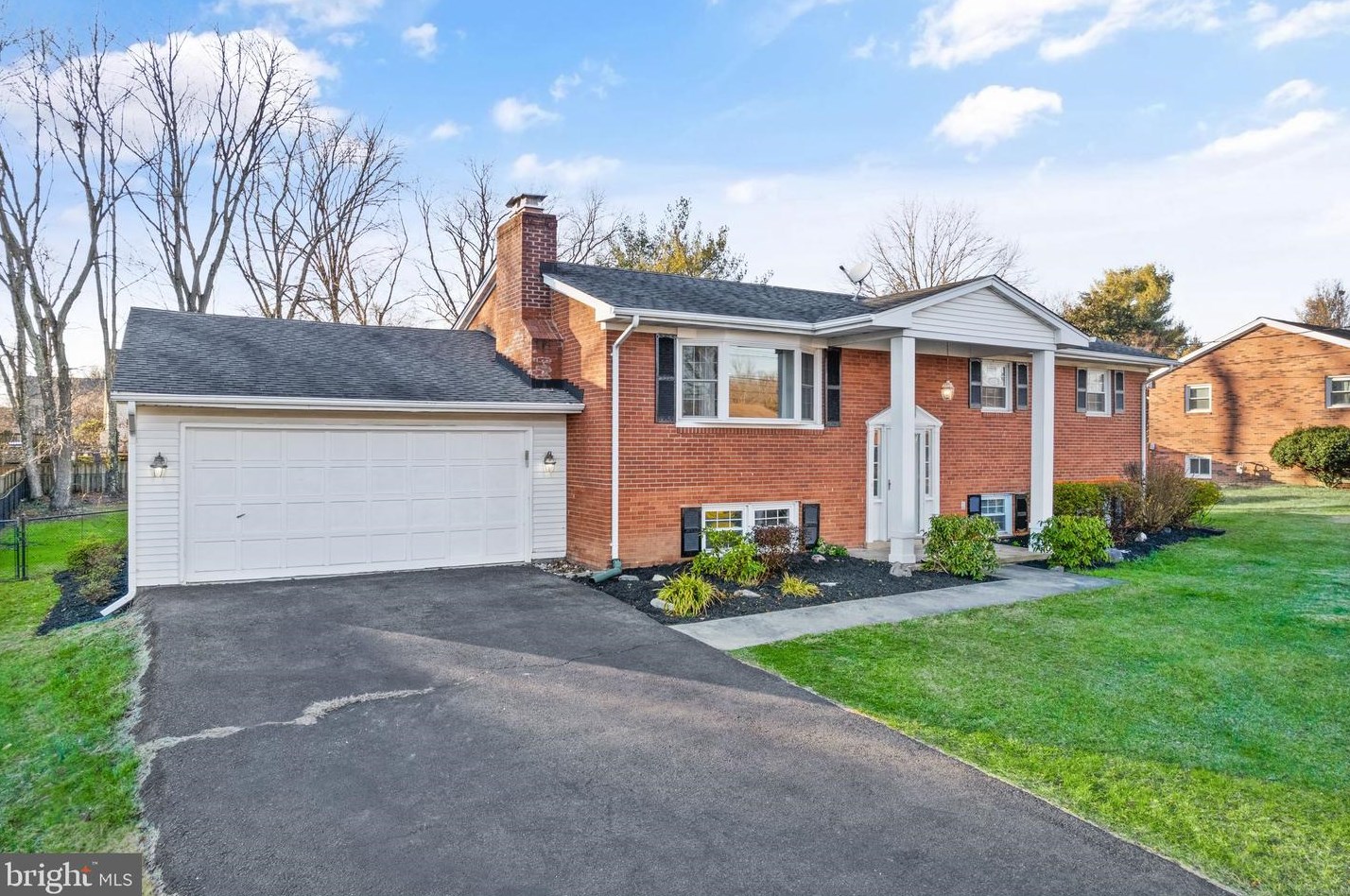7716 Ontario Rd, Gainesville, VA 20155