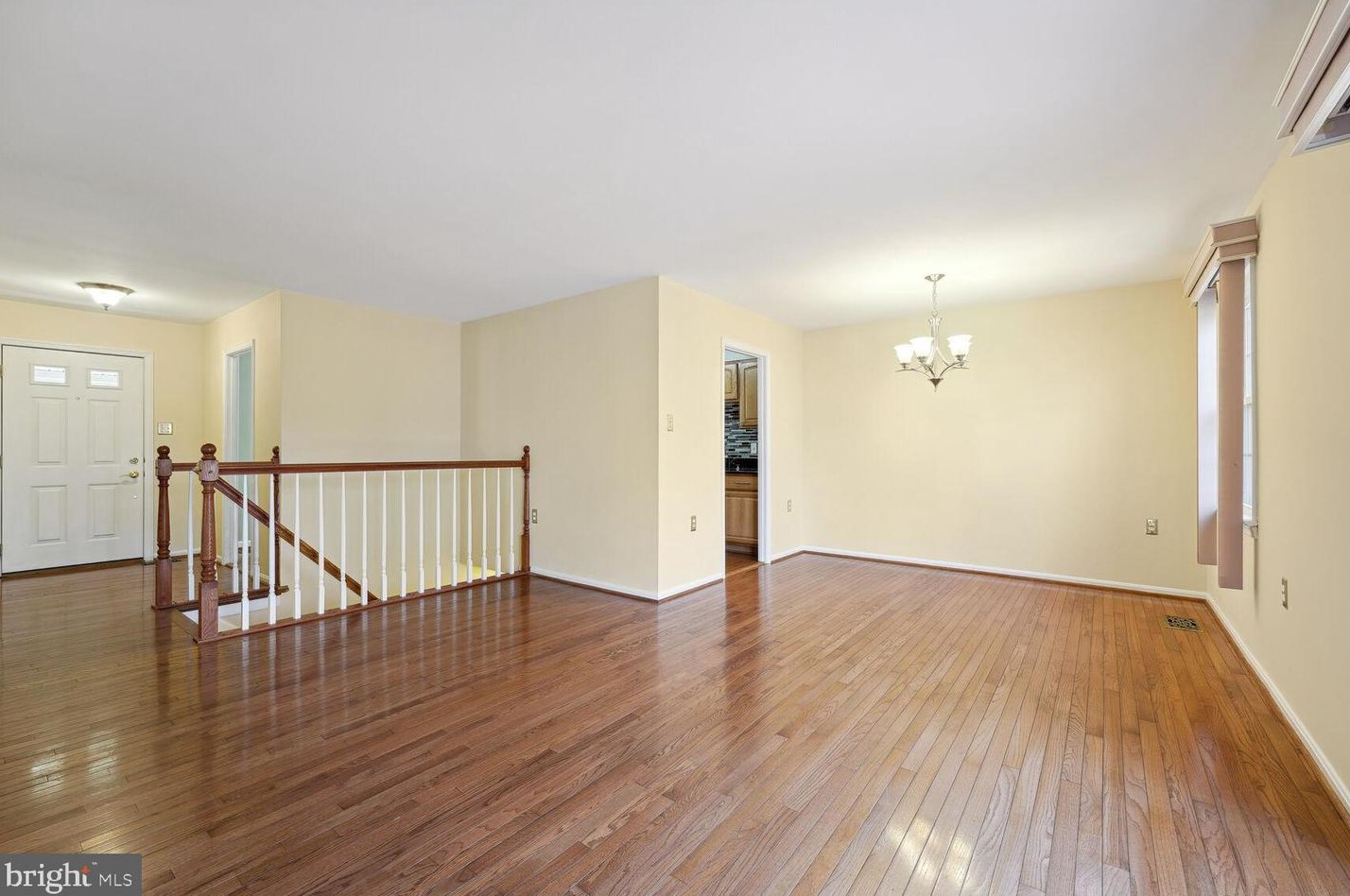 12054 Willowood Dr, Woodbridge, VA 22192-1516