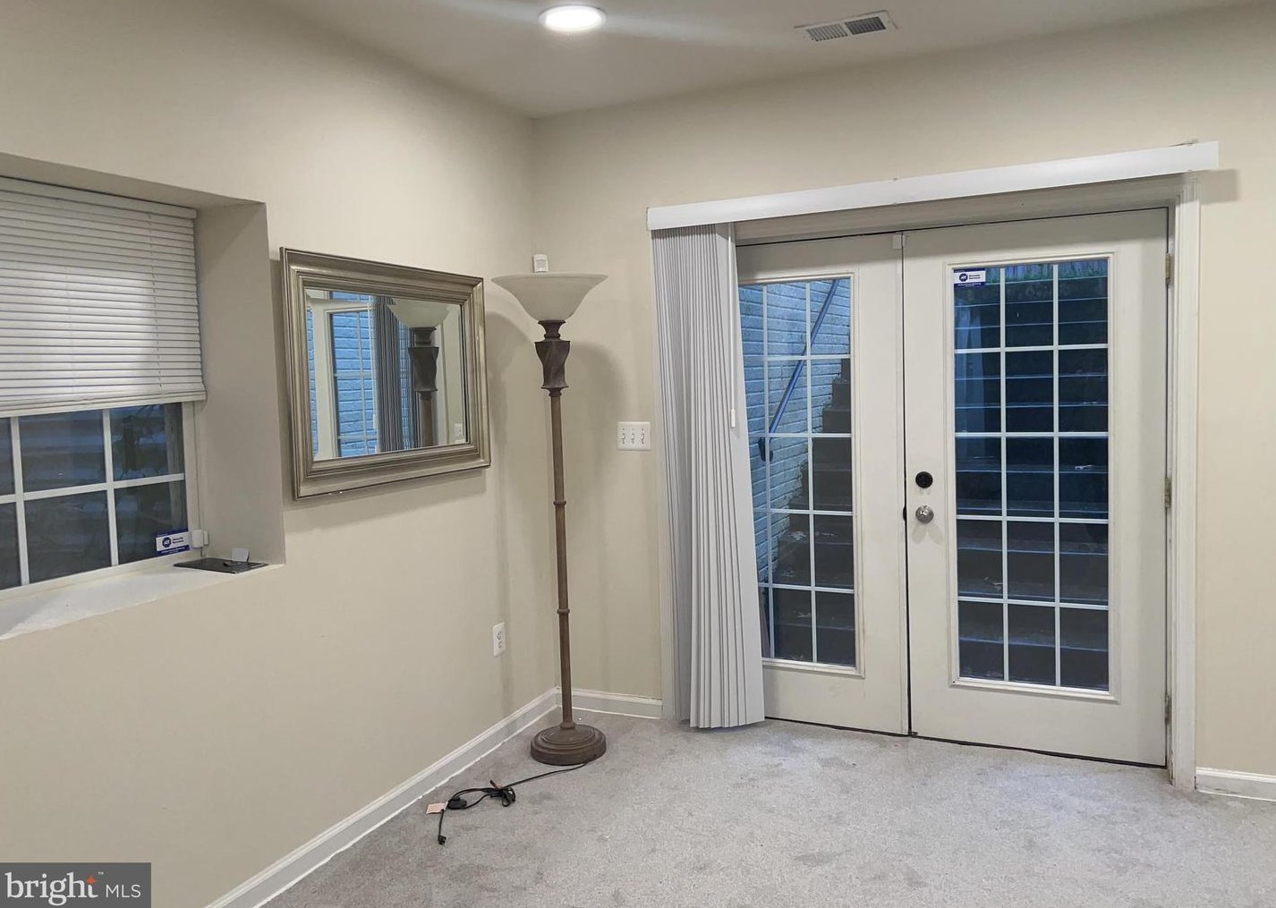 3855 Graham Park Rd, Triangle, VA 22172