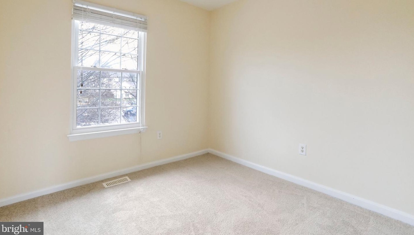 6683 Comanche Ct, Haymarket VA  20169-2937 exterior