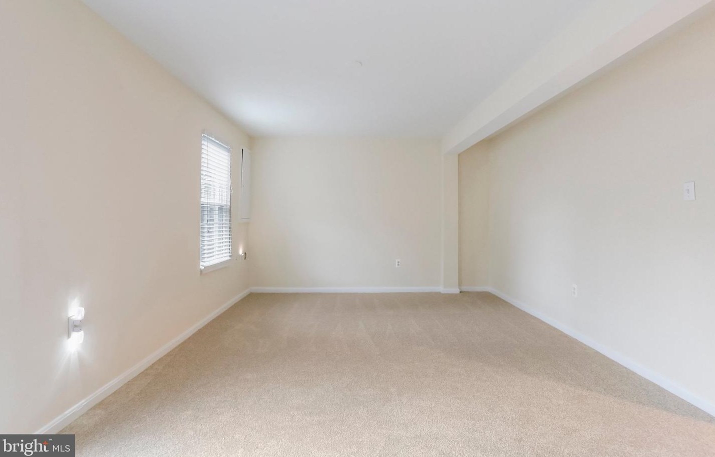 6683 Comanche Ct, Haymarket VA  20169-2937 exterior