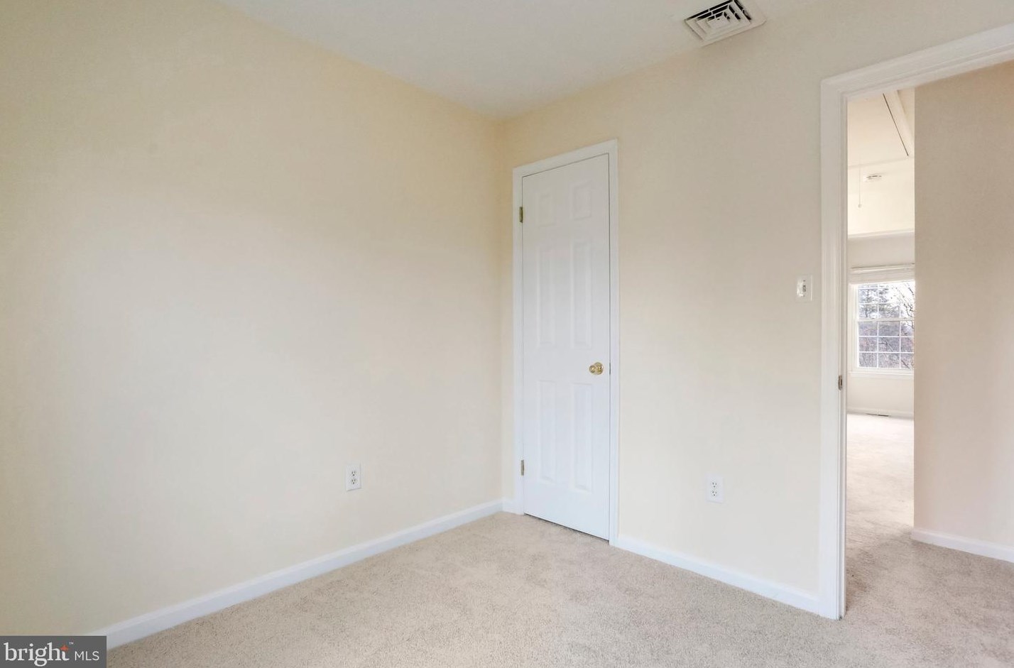 6683 Comanche Ct, Haymarket VA  20169-2937 exterior