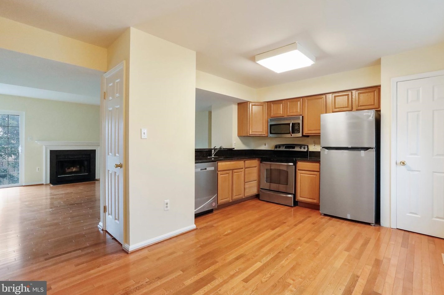 6683 Comanche Ct, Haymarket VA  20169-2937 exterior