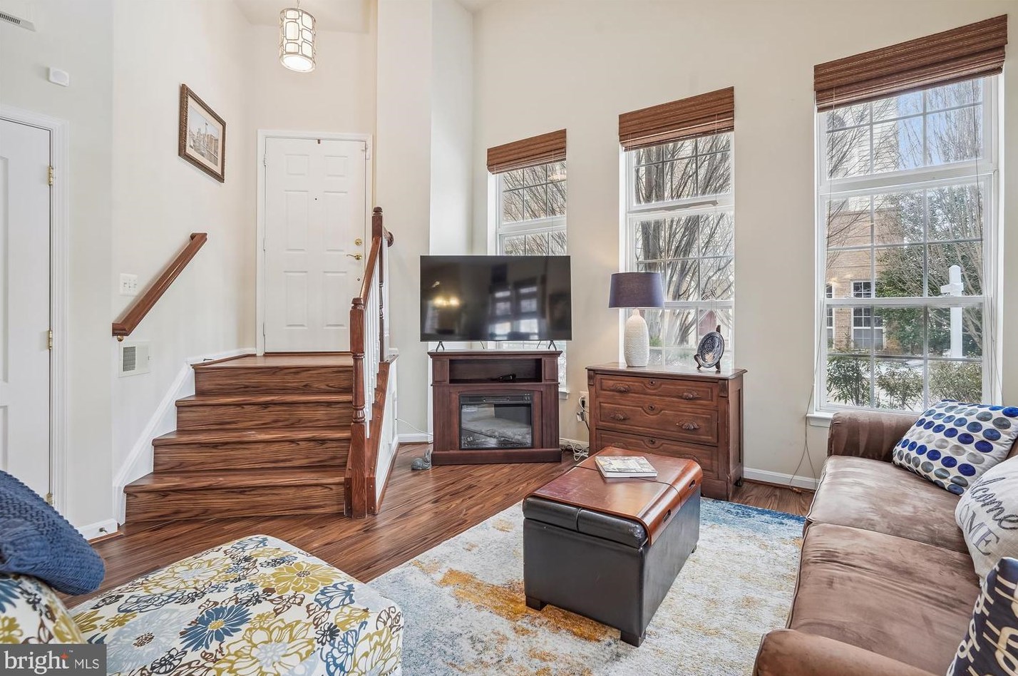 7204 Little Thames Drive, Gainesville, VA 20155