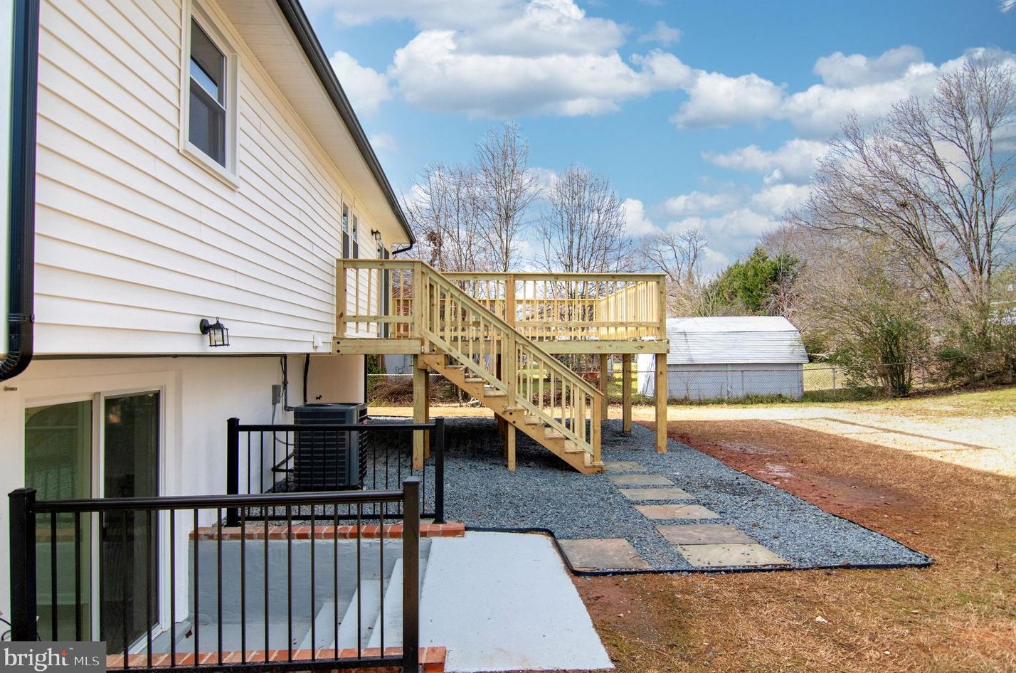 9720 Damascus Dr, Manassas VA  20109-3242 exterior