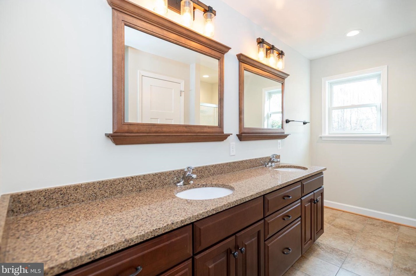 2656 Collins Ct, Haymarket VA  20169-1608 exterior