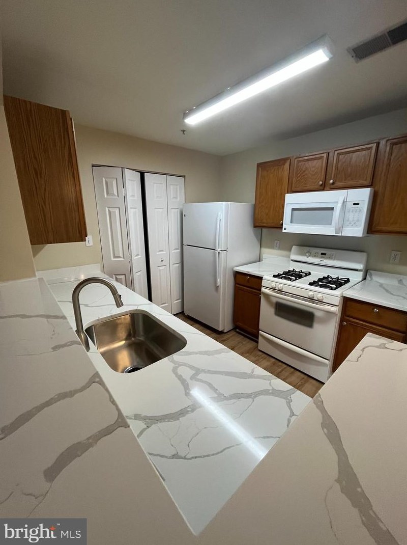 8103 Lacy Dr Apt 202, Manassas, VA 20109