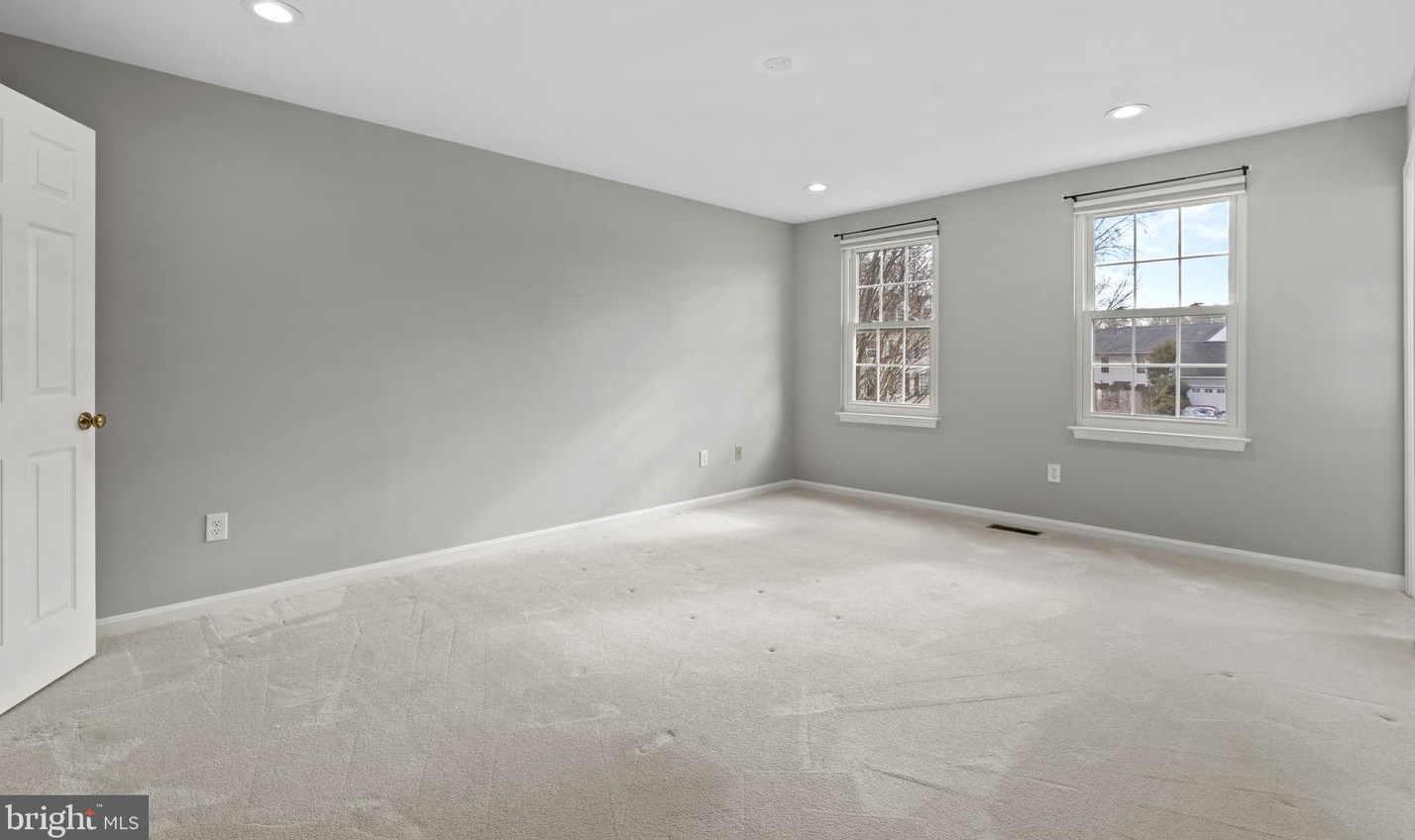 10549 Winged Elm Cir, Manassas VA  20110-2715 exterior