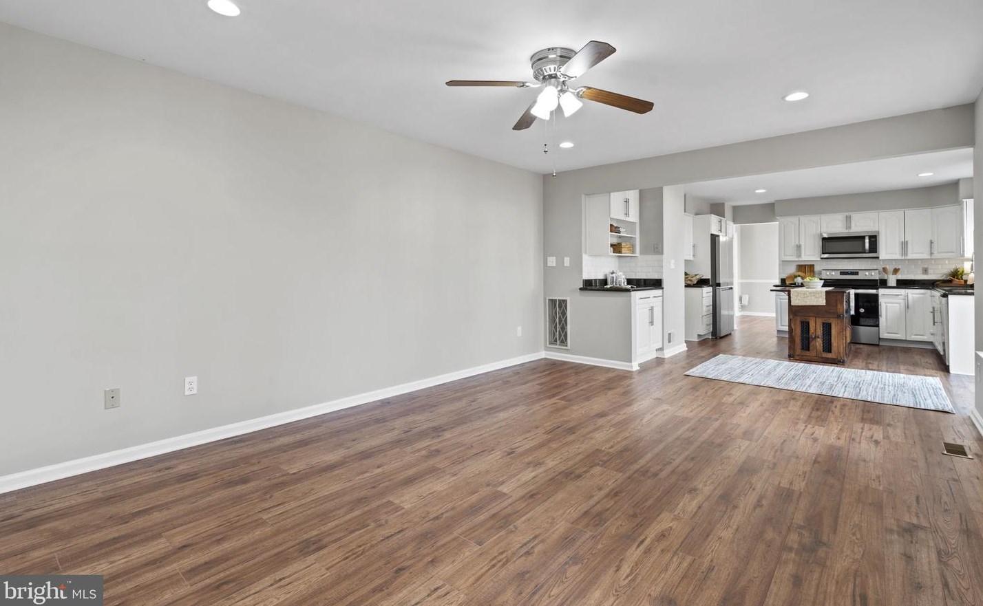 10549 Winged Elm Cir, Manassas VA  20110-2715 exterior