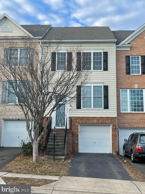 2552 Oak Tree Ln, Woodbridge, VA 22191