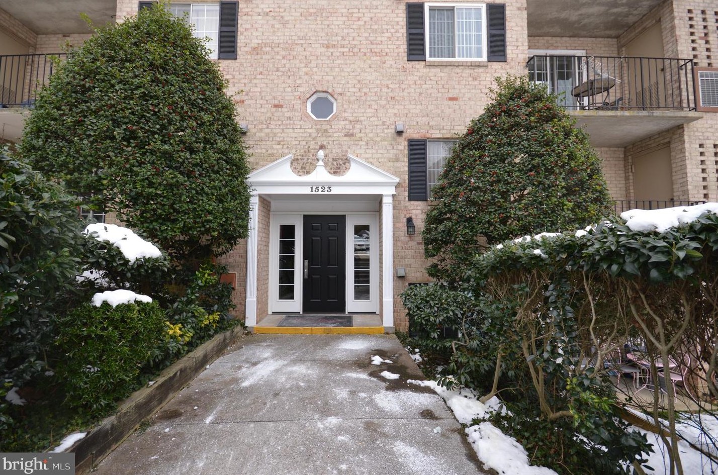1523 Colonial Dr #302, Woodbridge, VA 22192