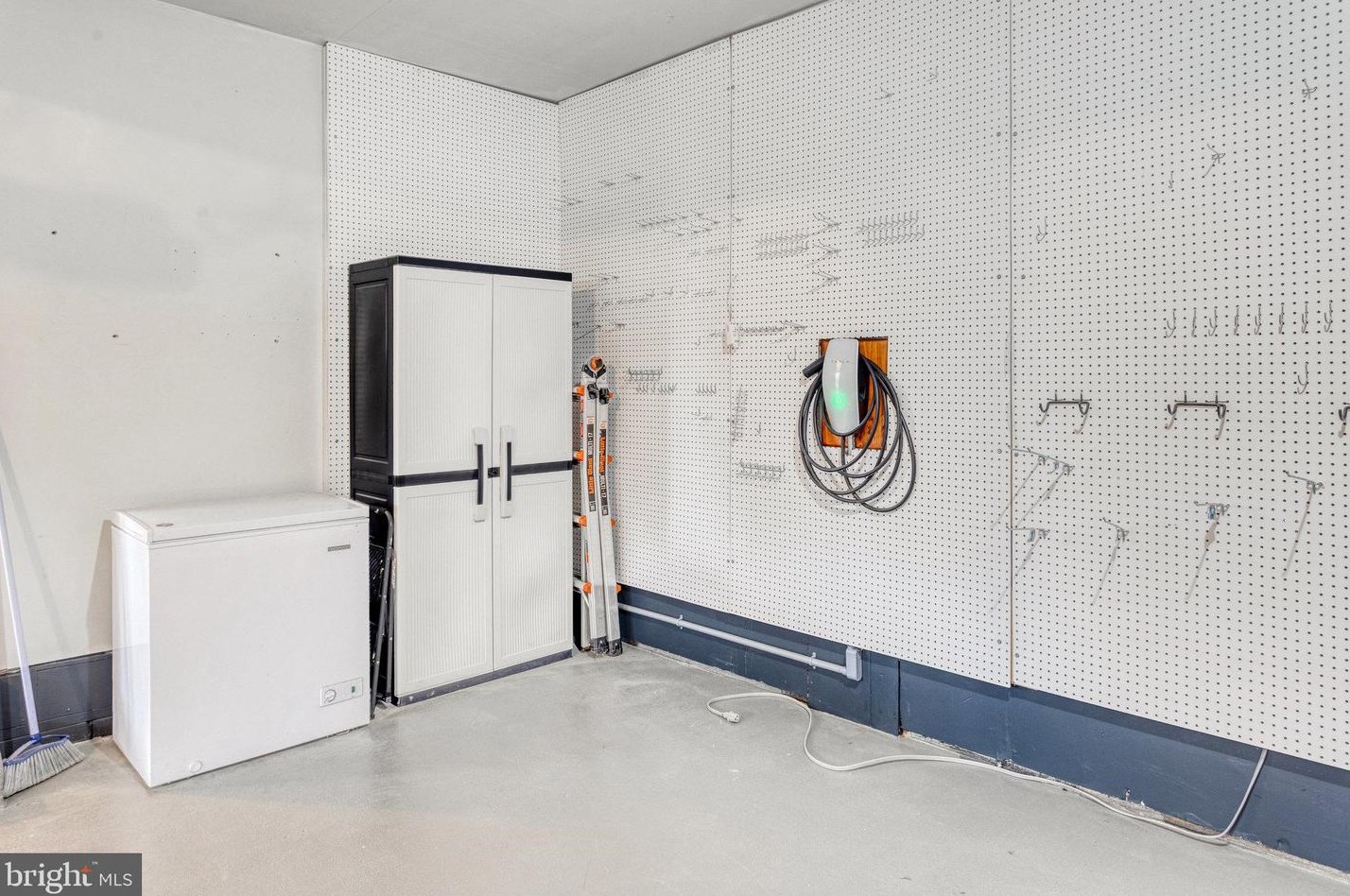 13931 Ruler Ct, Woodbridge VA  22193-3733 exterior