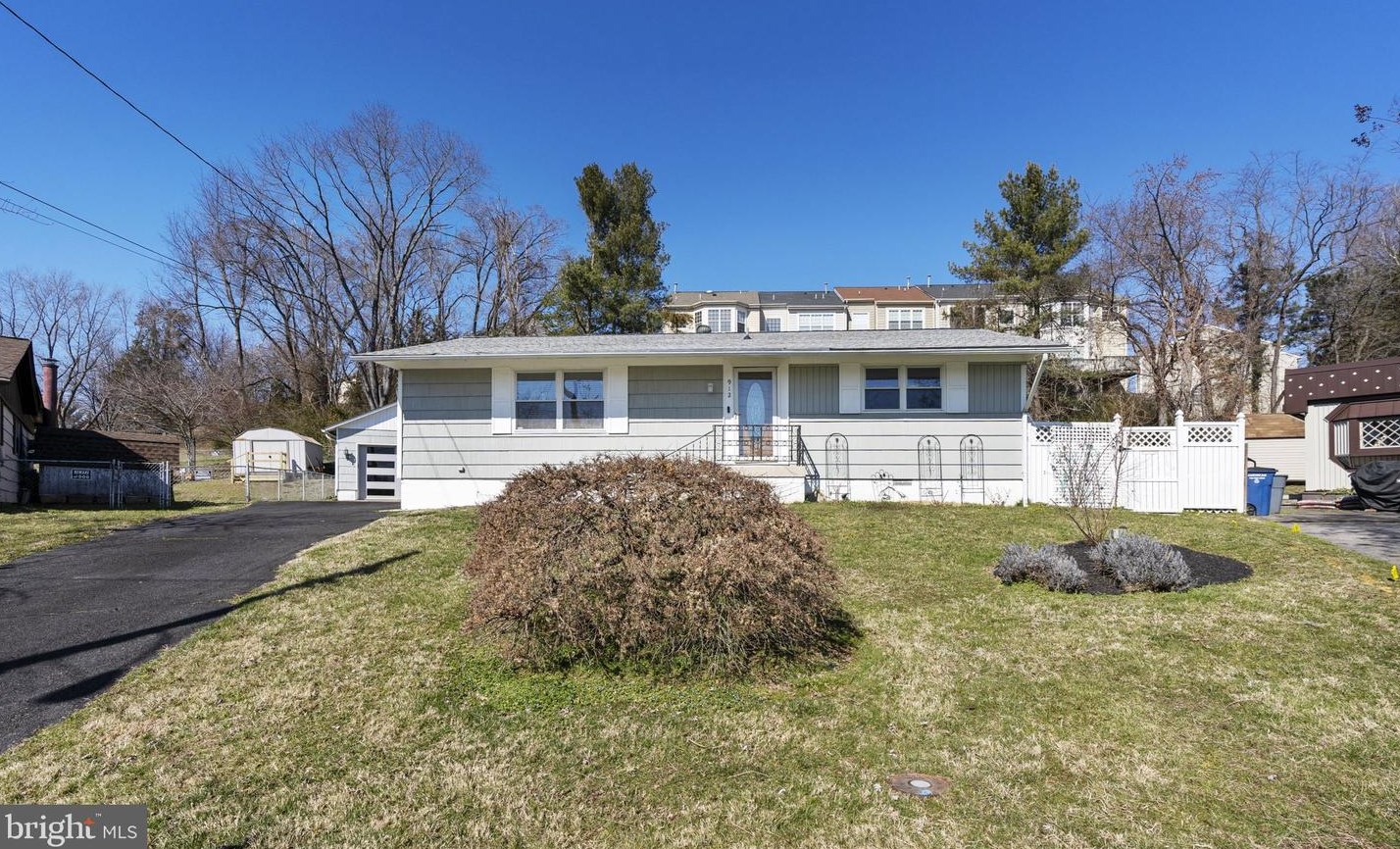912 Wingfield Rd, Woodbridge, VA 22191-1334