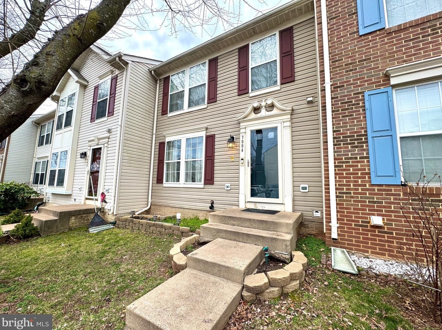 7004 Rogue Forest Ln, Gainesville, VA 20155