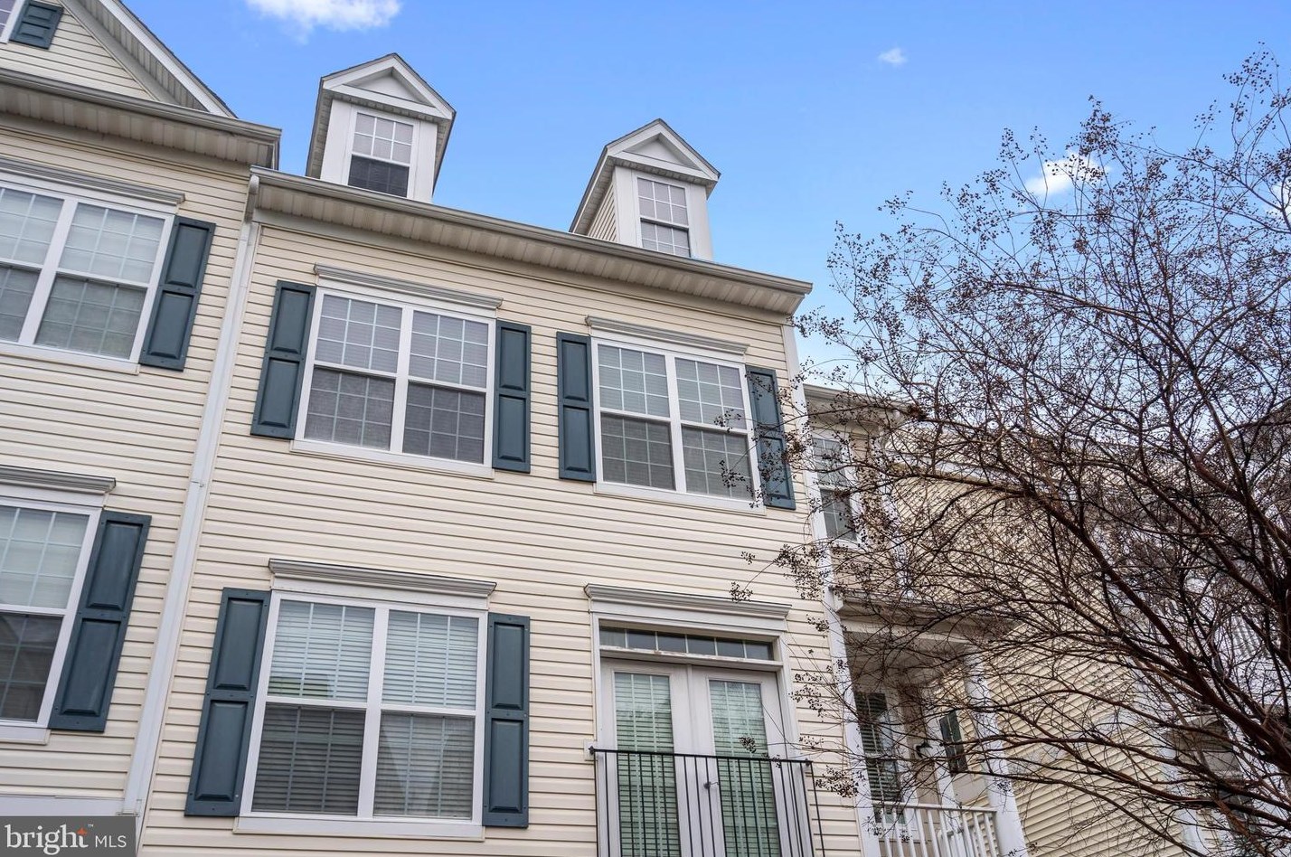 13952 Hollow Wind Way, Woodbridge, VA 22191-6402