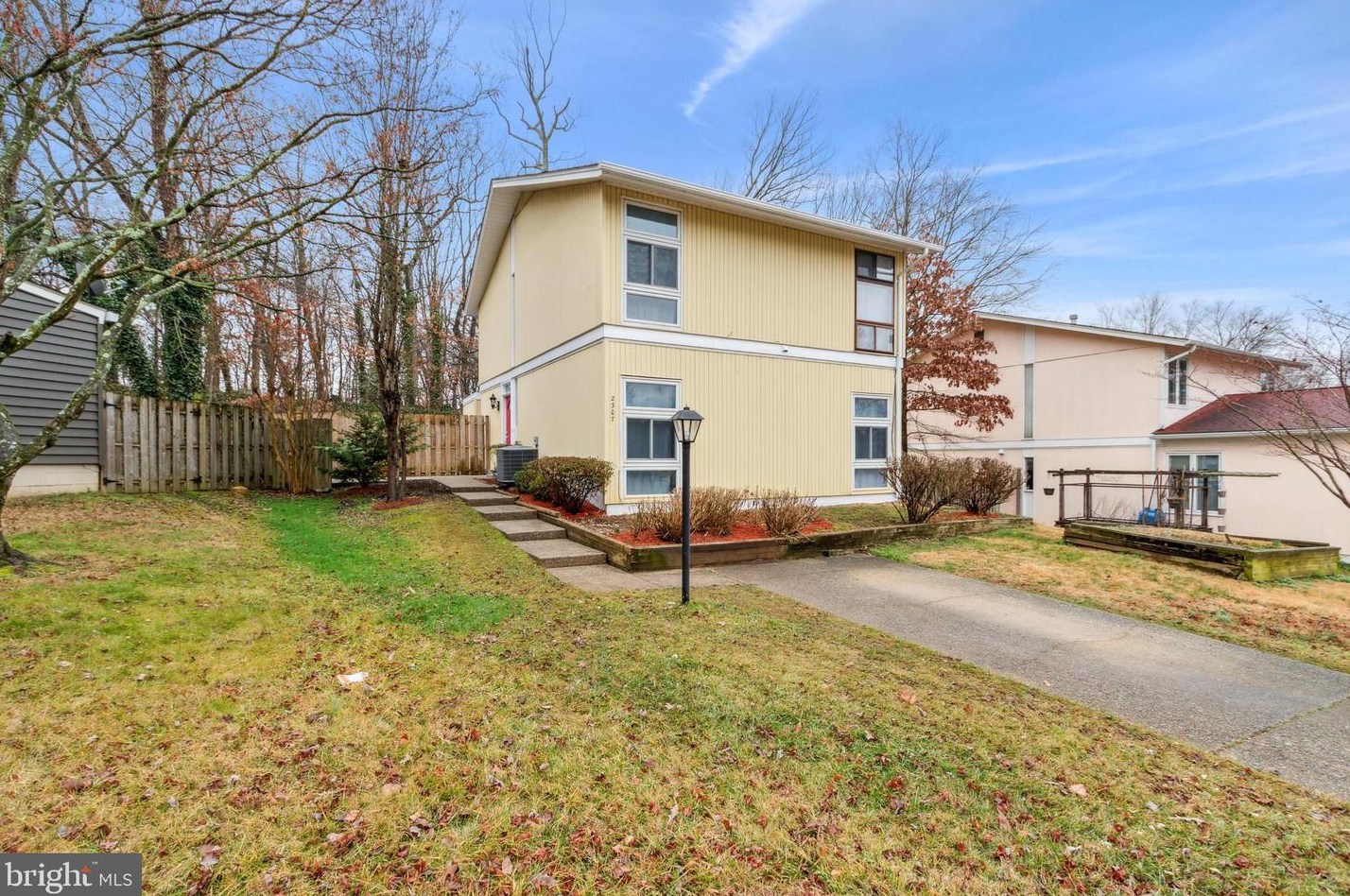 2307 Kingsbury Ln, Woodbridge, VA 22192
