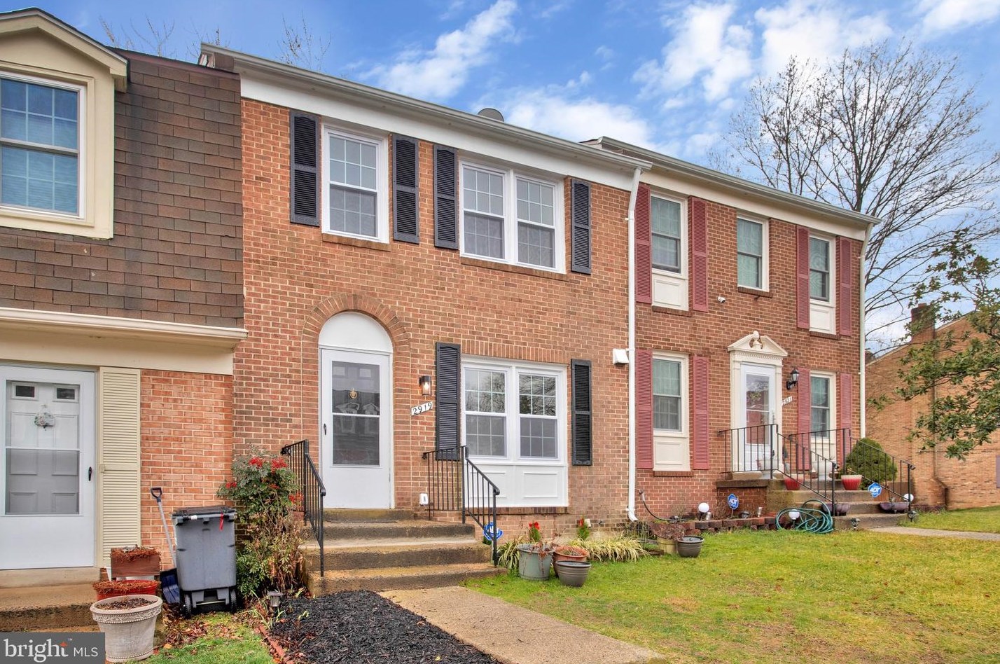 2919 Seminole Rd, Woodbridge, VA 22192-1811