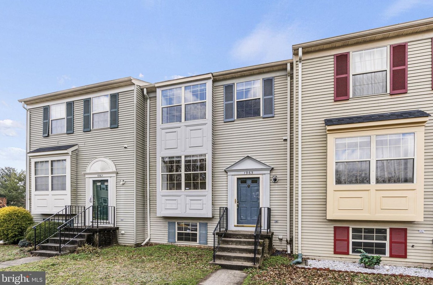 1963 Winslow Ct, Woodbridge, VA 22191