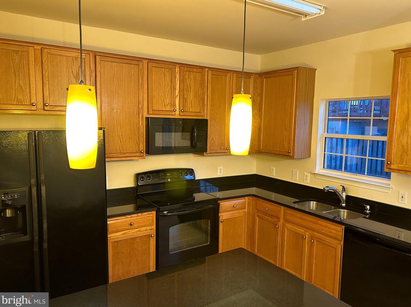 15696 Viewpoint Cir, Dumfries VA  22025-1220 exterior