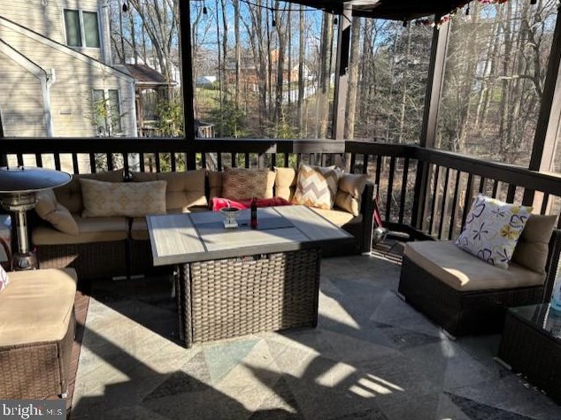3909 Leaf Lawn Ln, Woodbridge VA  22192-4901 exterior
