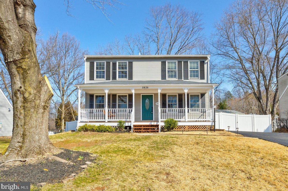 5638 Roundtree Dr, Woodbridge, VA 22193